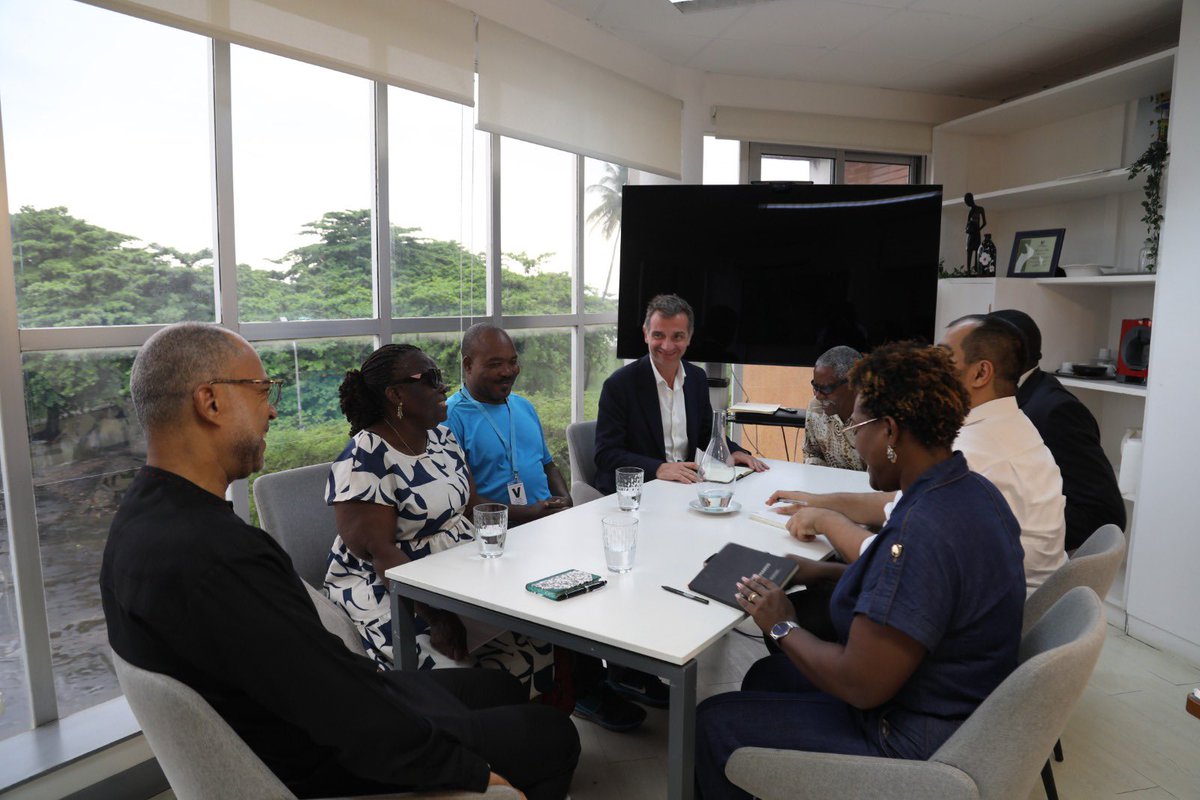 LucGnonlonfoun's tweet image. Appui au processus électoral pr des élections justes, inclusives &amp;amp; transparentes: rencontre aujd’hui avec  représentants org. personnes en situation de handicap à 🇸🇹 . Opportunités de travail conjoint pr un accès égal au vote pr ts. 
#UNDPSTP #Inclusion #Élections #Accessibilité