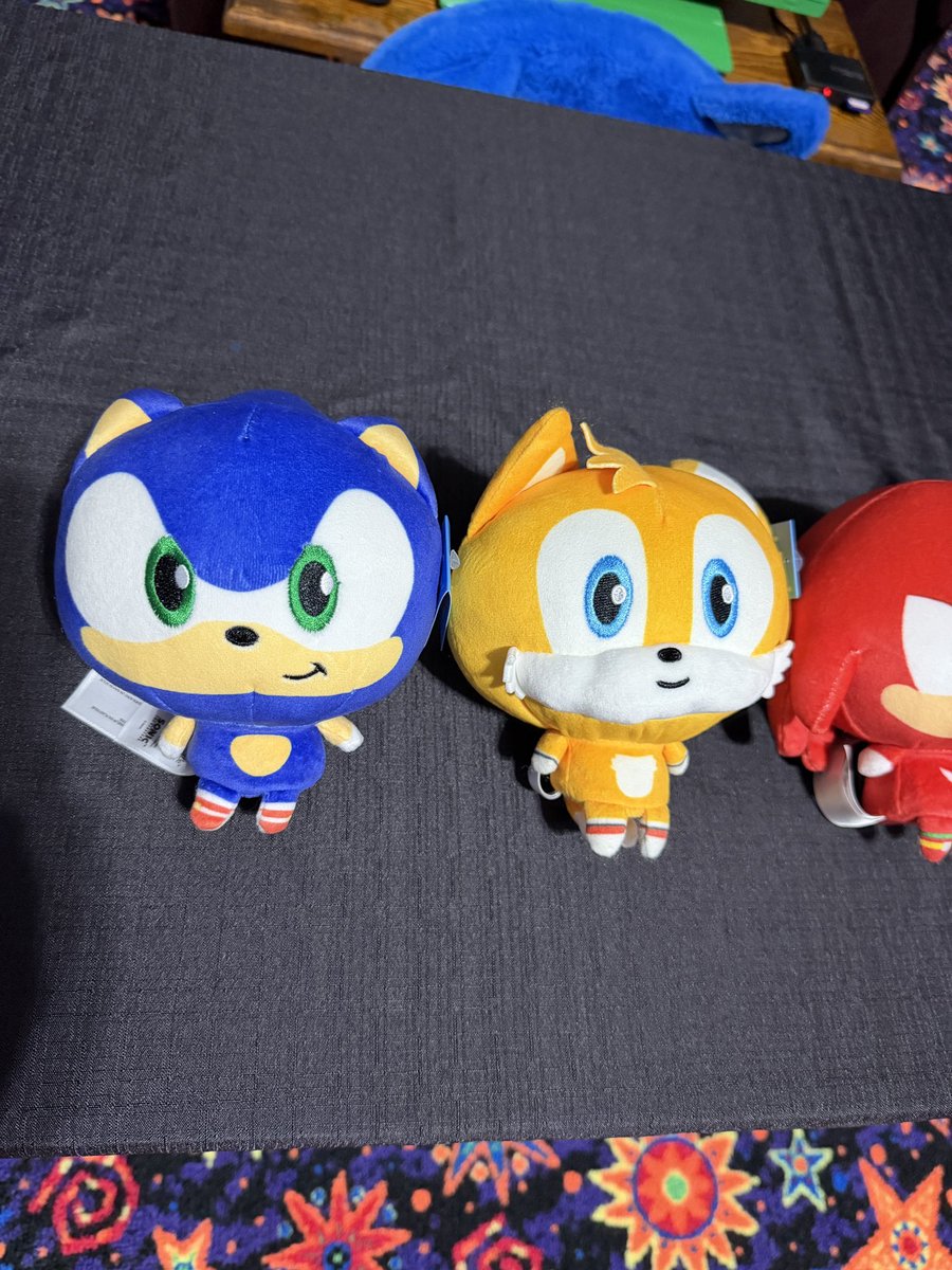 1992_sonic's tweet image. Check out these Sonic the Hedgehog plush Cloudheads from @teeturtle !  These will make an awesome addition to your Sonic plush collection! 🤩😍🤩 #sonicthehedgehog #sega #teeturtle #plushie