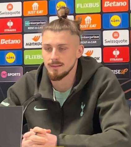 vans 🛹 tweet media