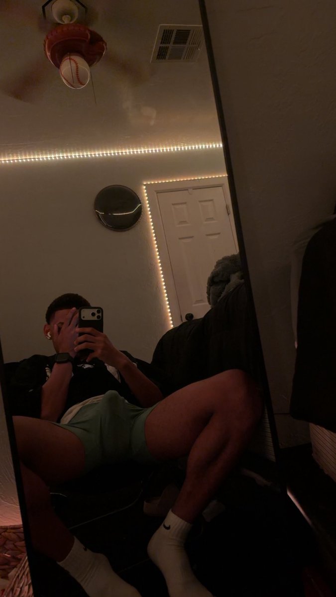𝔰.𝔬.𝔩.𝔬✰ tweet media