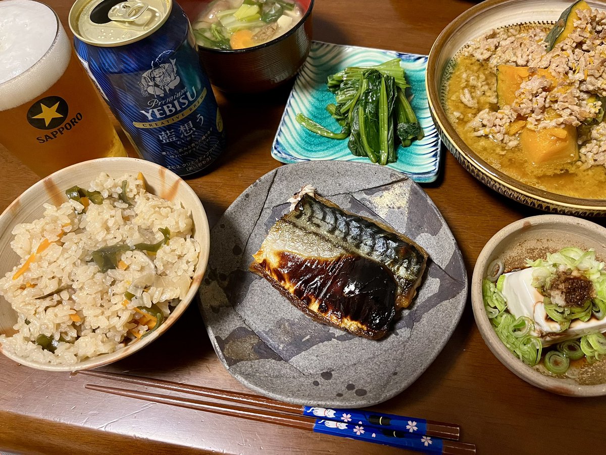 runride88's tweet image. つなぎ練習でEペース走🏃‍♂️💨
土器川河川敷の土手をリカバリーラン♪ 
明日は1日雨予報なので休足日になりそう☔ 
帰宅して焼き鯖と南瓜の煮物を肴に、『YEBISU CREATIVE BREW 藍想う』にて晩酌🍺 
程よい苦みはあるがスッキリと飲みやすい😋 
#ランニング #GARMIN #晩酌 #麦酒 #YEBISU