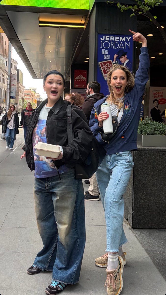 isa briones club tweet media