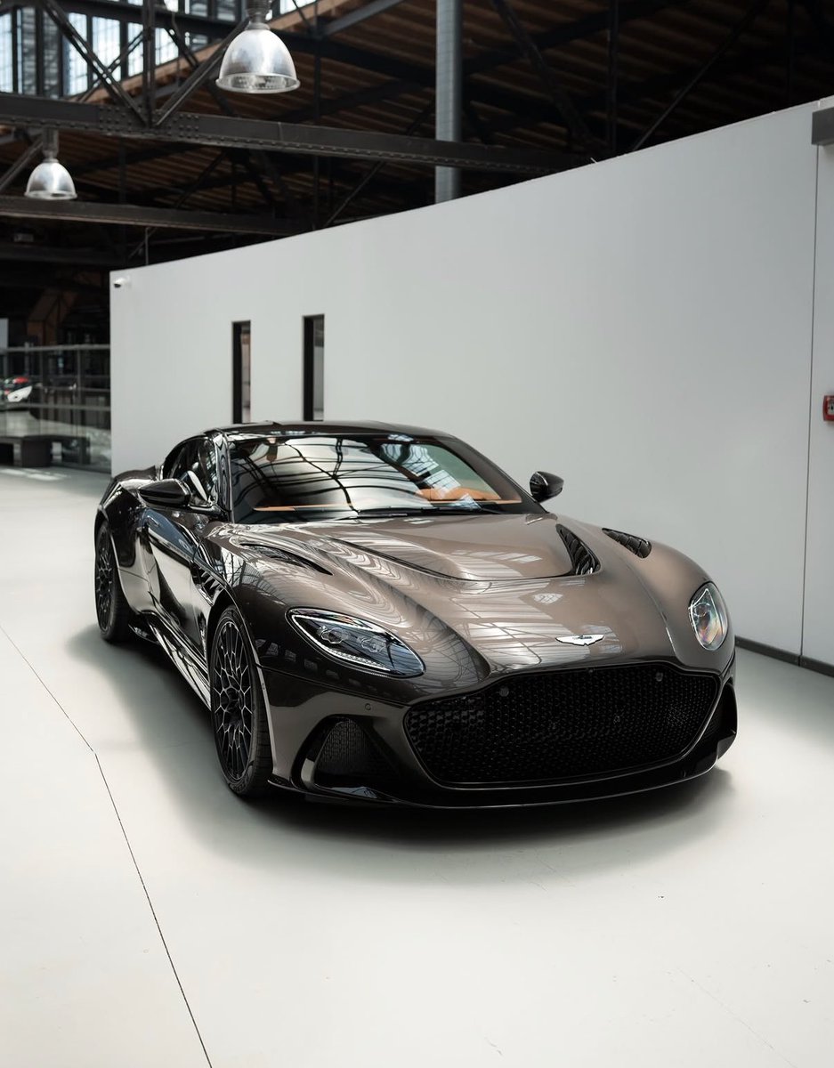 LUX Cars tweet media