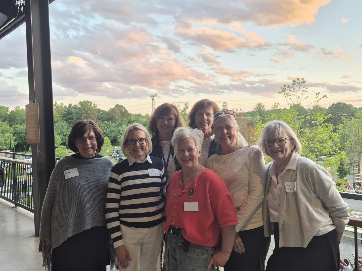 VIAHealthPartnr's tweet image. It was a beautiful night of fellowship as we kicked off our first volunteer appreciation event! Many thanks to our friends at @oldemeckbrew for the delicious food &amp;amp; drinks, &amp;amp; to the volunteers that joined us! 

#VolunteerAppreciationWeek #volunteering #viavolunteering