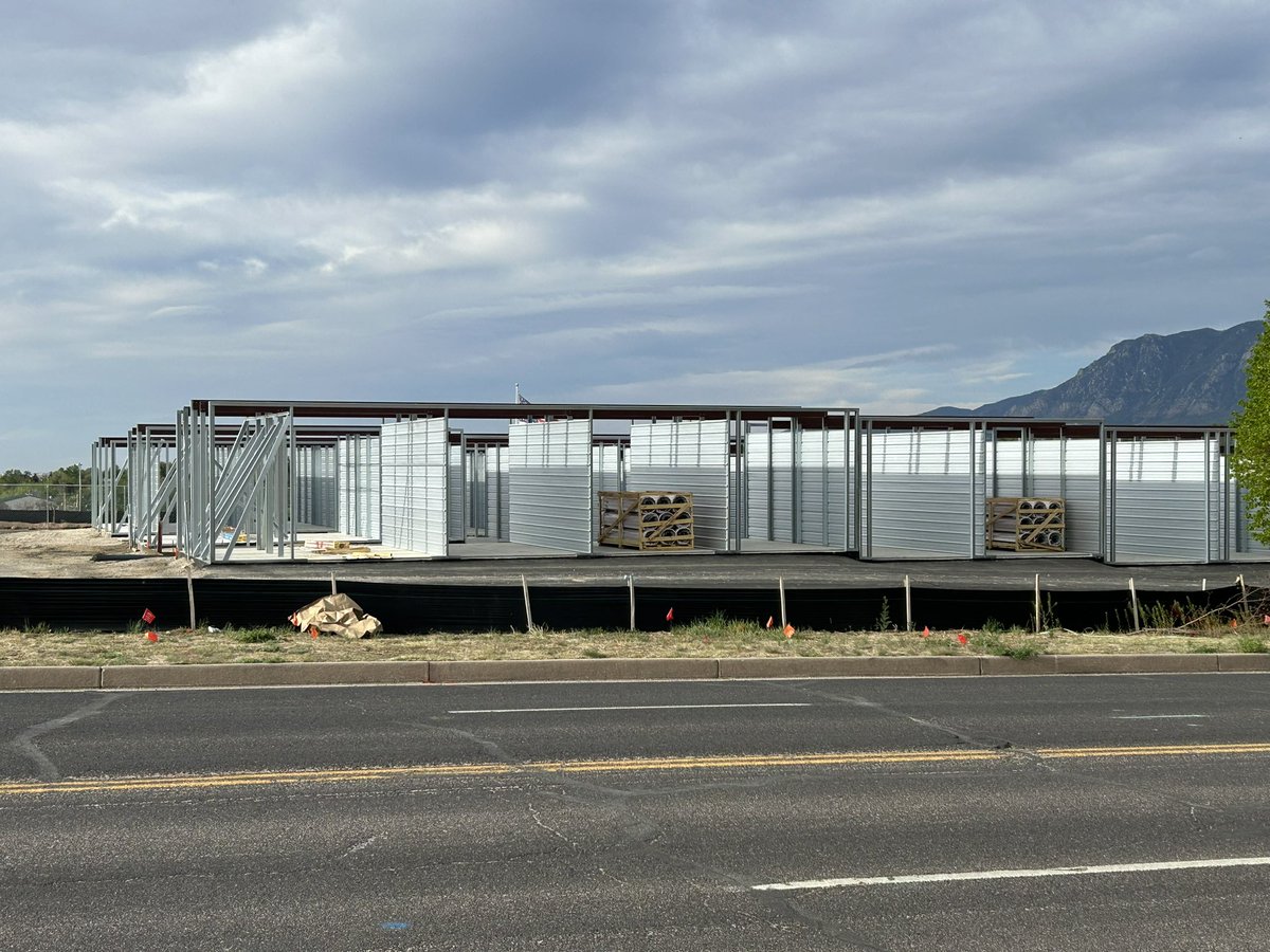 PPRBD's tweet image. The transformation of the old Babies R Us near the Citadel Mall is starting to take shape.

It is being turned into a self storage facility.  It is a nice infill and remodel project.  #infill #remodel #construction #storage