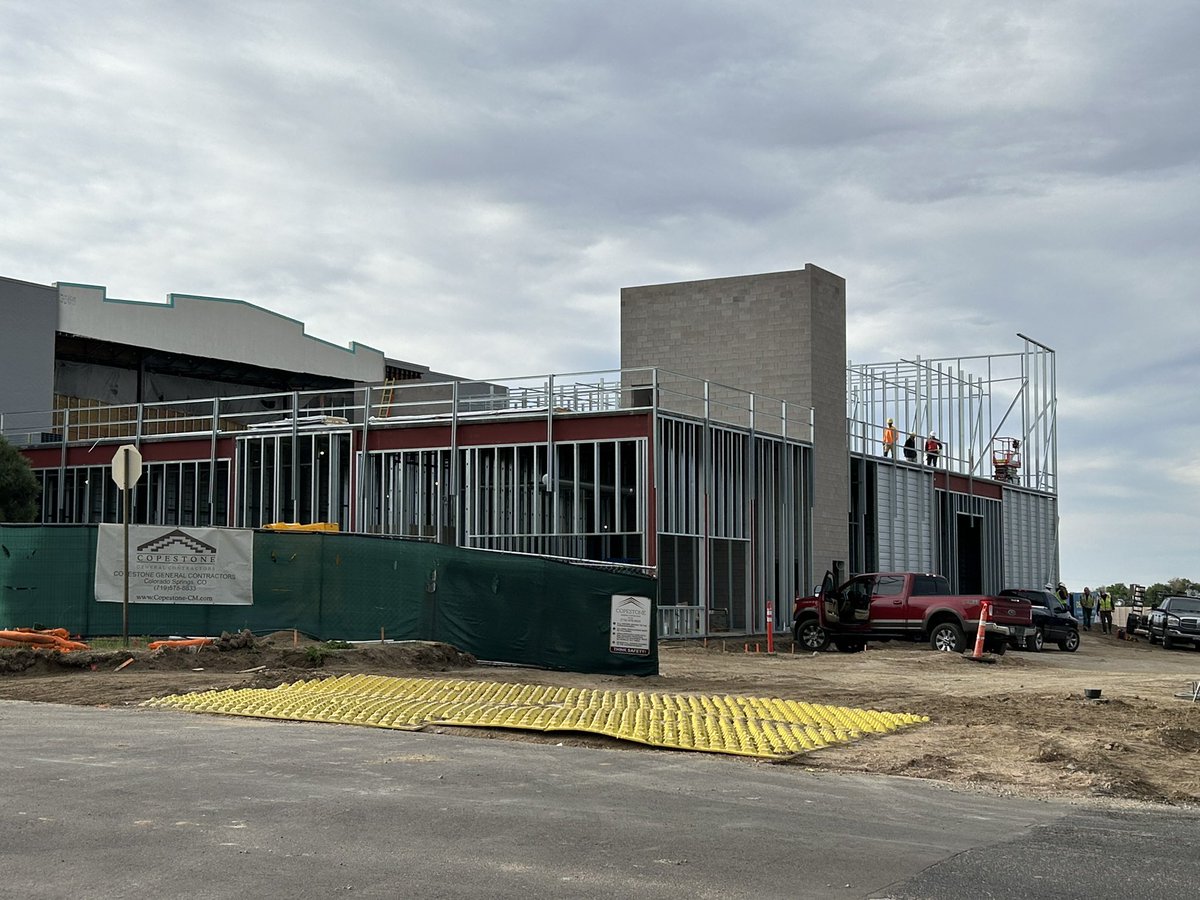 PPRBD's tweet image. The transformation of the old Babies R Us near the Citadel Mall is starting to take shape.

It is being turned into a self storage facility.  It is a nice infill and remodel project.  #infill #remodel #construction #storage