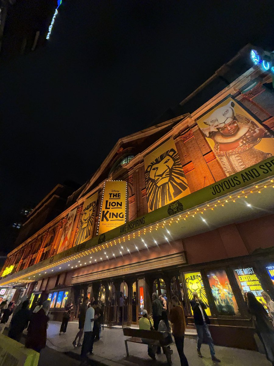 I have the bestest friend’s. Thank you Muliagatele for a great night out at #TheLionKing ✨🤍