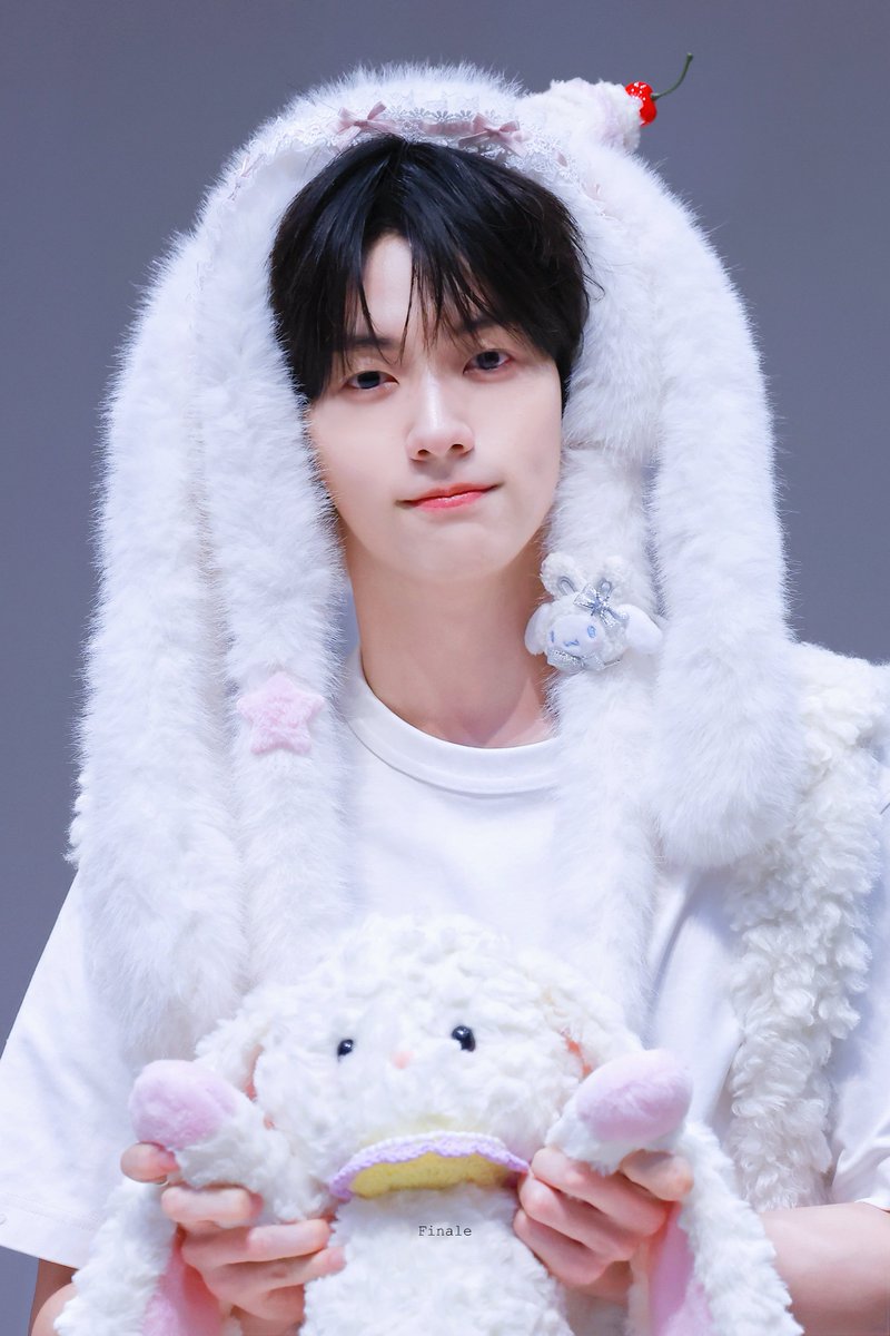 260422 
#수빈 #SOOBIN  #スビン #투모로우바이투게더