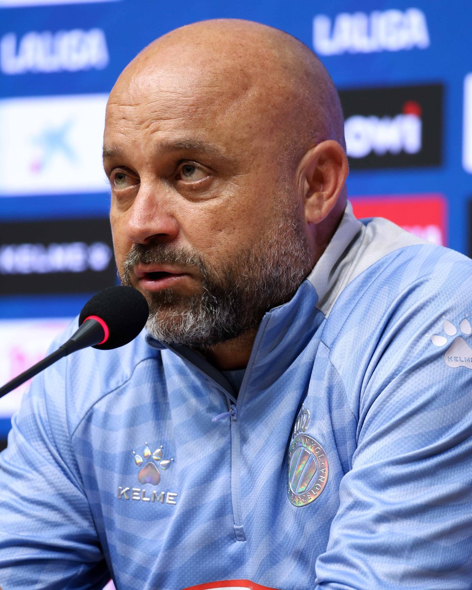 RCDEspanyol's tweet image. 🎙️ Manolo González: "El equipo está con muchas ganas de ganar. Se toma muy en serio su trabajo y el escudo. Eso nos debe ayudar para tener esa ambición necesaria para sumar de tres pero no nos tiene que desestabilizar en el partido"

#RCDE #RayoEspanyol