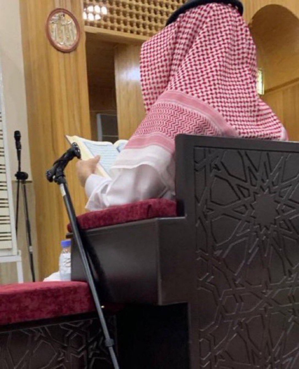 b0oda's tweet image. 22/04
مرت سنة على رحيل أبي، حبيبي ومعلمي، 
لم يغيب عن البال للحظة ولكن الحمدلله دائما وأبدًا على قضائه وقدره  

اللهم نشهدك أن والدي كان صوّامًا قوامًا ملازمًا لكتابك، طيبًا حنونًا رحيمًا، أحسن إلينا وكان خير معلم وخير سند

اللهم أجعله منعم بنعيم الفردوس الأعلى من الجنة.