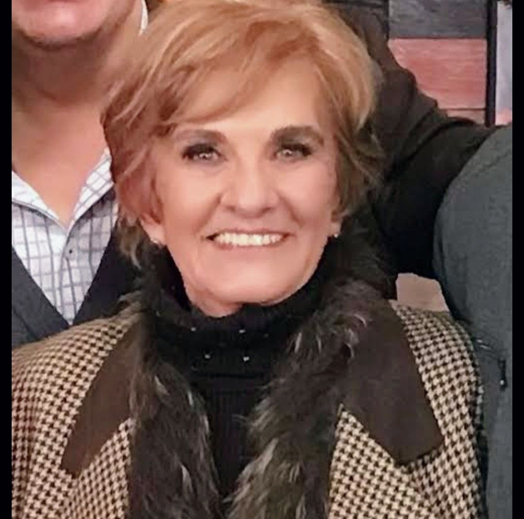 marupaez's tweet photo. Karina Duprez, reconocida actriz y directora, falleció a la edad de 79 años. La noticia se dio a conocer por su nieto, el actor Chris Pascal, a través de las redes sociales. Duprez participó en telenovelas como Rosa Salvaje. Hasta el momento, se desconocen las causas. DEP. https://t.co/sxvD9ZdaqU
