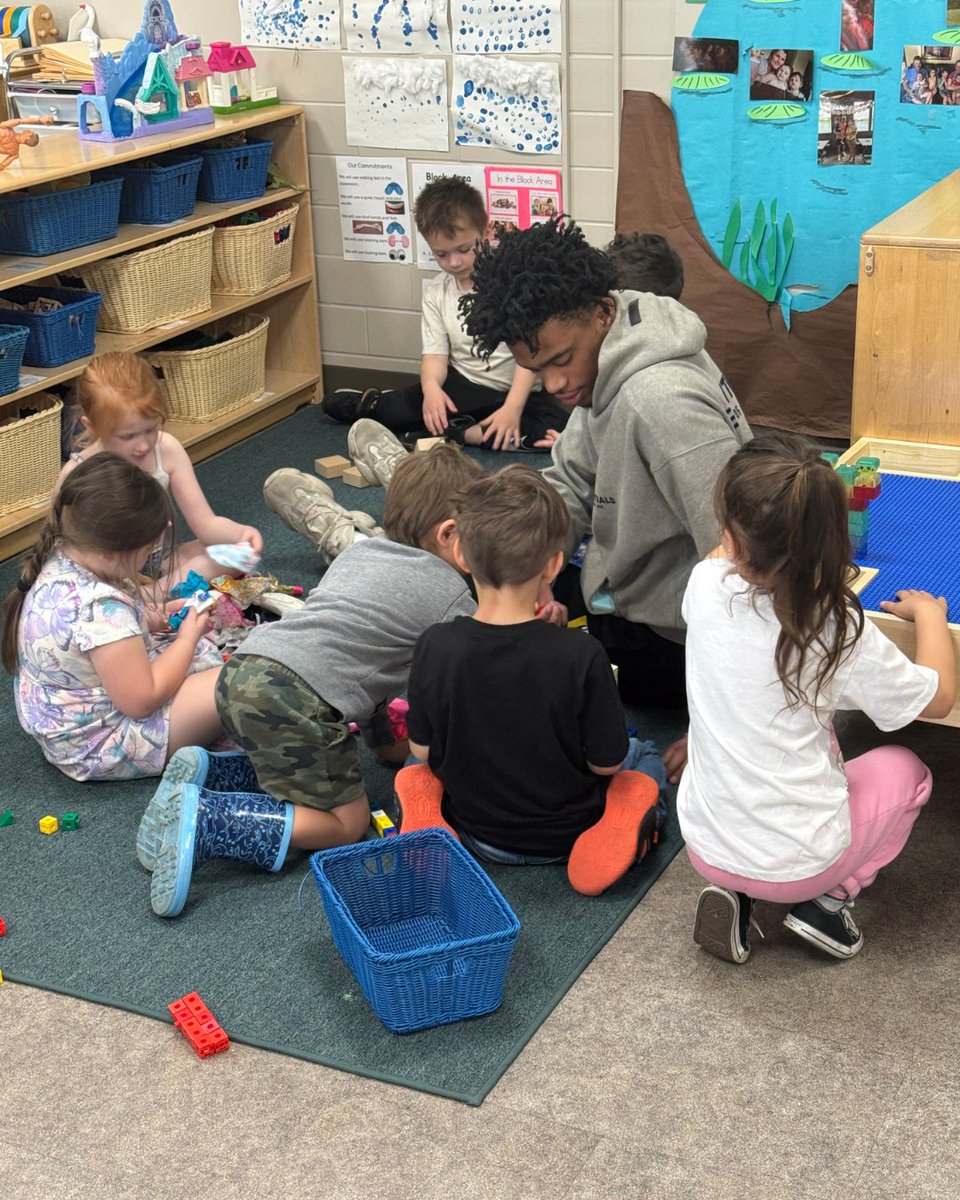 VUTrailblazers's tweet photo. Impact That Lasts🏀💙💛

VU Men’s Basketball spent time recently at Pace Head Start, connecting with and inspiring countless kids in our community.

#CommunityConnection 
#TheTrailContinues 
#BlazerBuilt https://t.co/zyVAoiMfXi