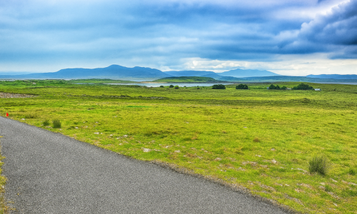 ucdgearyinst's tweet photo. New paper on https://t.co/ydXEFK7BuY by Darren Lawlor “Do Greenways Impact Proximate Residential Property Prices?” Recreational amenities like greenways are hard to value in monetary terms alone. This study analyses 2019 housing market data to show that two of Ireland’s major greenways have a real, measurable and positive impact on nearby residential property prices, matching findings from international research. 

https://t.co/OAvMr3BVe2

#Greenways #Hedonic #Property #Prices #GIS