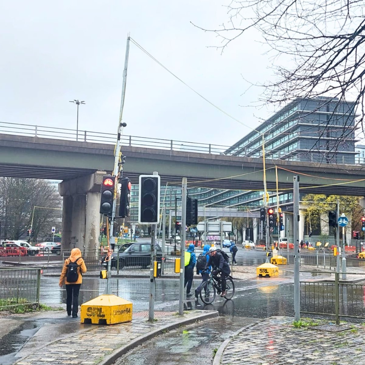 SRLTraffic's tweet photo. Urban64 on London Road, Manchester

Working alongside Trafficare, the system was chosen to support cycle-focused junction upgrades — handling UTC, box signs &amp; independent phases, while maximising capacity without compromising construction works!

#SRL #trafficManagement https://t.co/7lk2EnC3i3