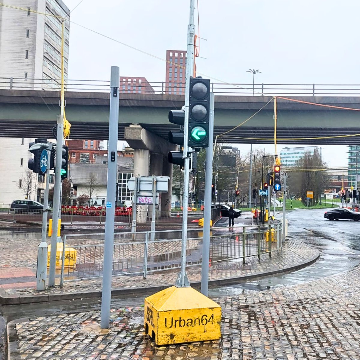 SRLTraffic's tweet photo. Urban64 on London Road, Manchester

Working alongside Trafficare, the system was chosen to support cycle-focused junction upgrades — handling UTC, box signs &amp; independent phases, while maximising capacity without compromising construction works!

#SRL #trafficManagement https://t.co/7lk2EnC3i3