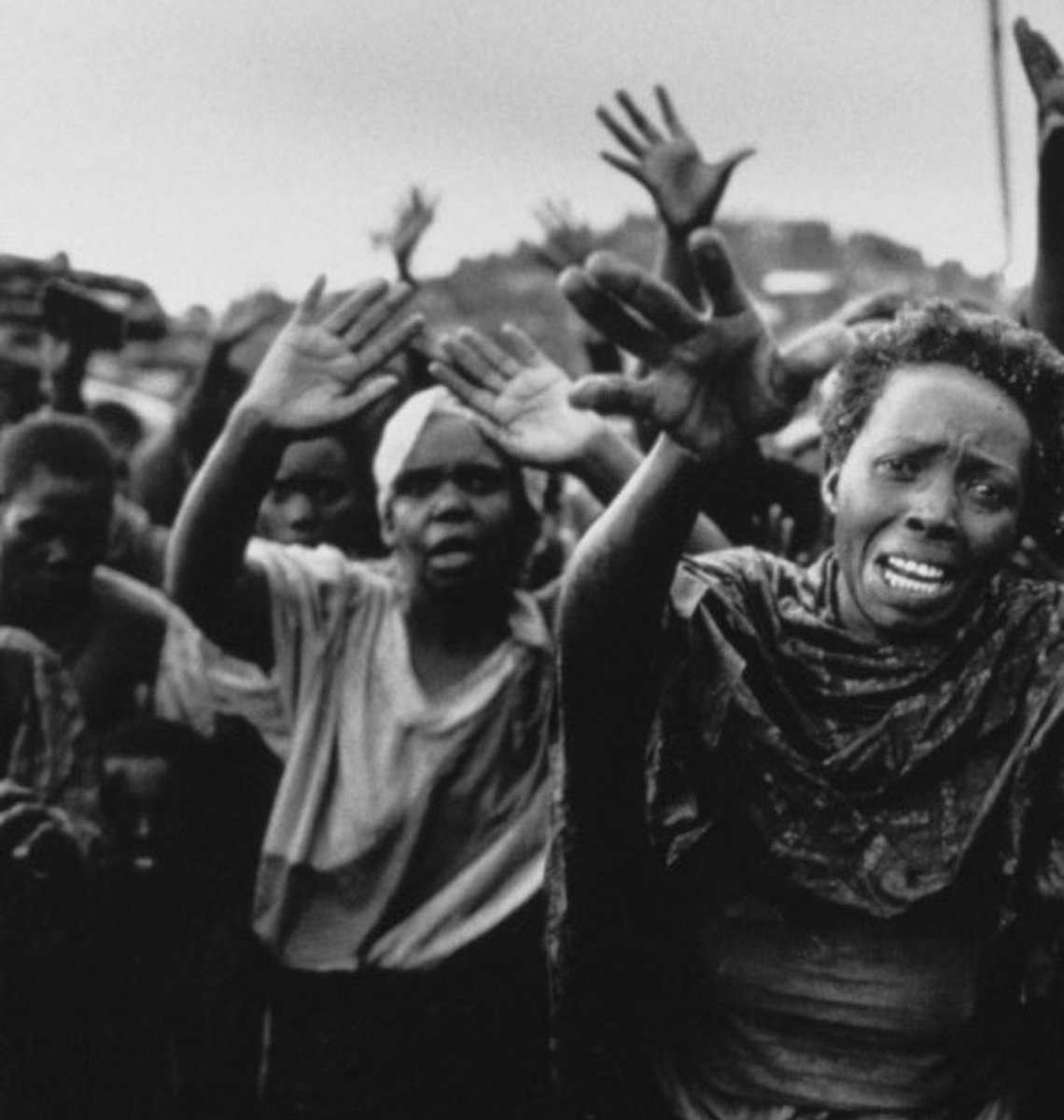 GitifuW's tweet photo. April 22-1995 #KIBEHO MASSACRE
10,000 Rwandans mostly Hutus were burning for the help that never came
My heart goes to survivors of this tragedy ! https://t.co/MeVCo2FUMU