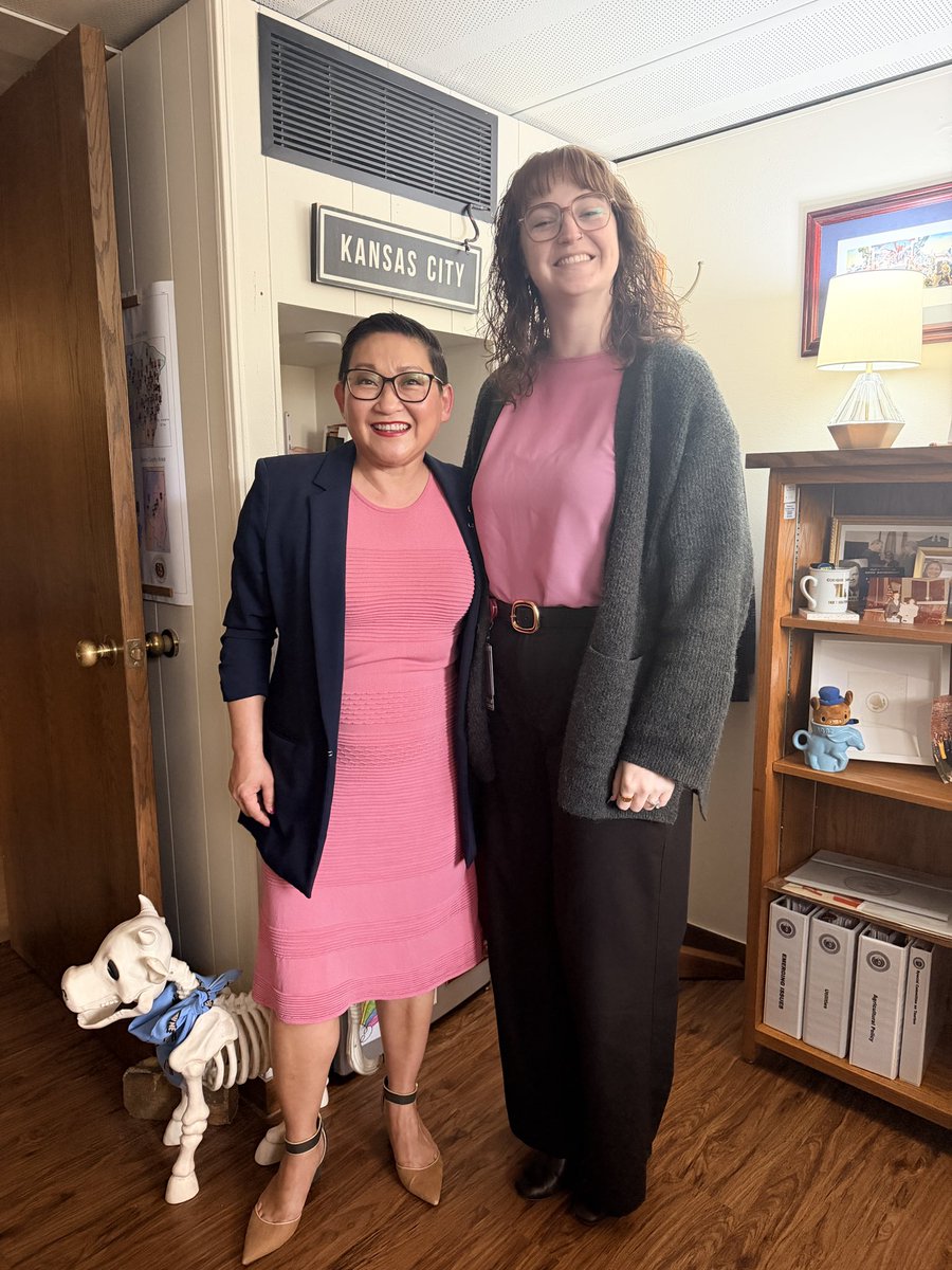 EmilyforKC's tweet photo. Wednesdays we wear pink 💖 Happy Administrative Professionals Day!
Grateful for Allie—serving District 24, keeping us on track, and doing it all. We couldn’t do this without her!
#moleg #thankyou #kcproud https://t.co/5tcXT94rRq