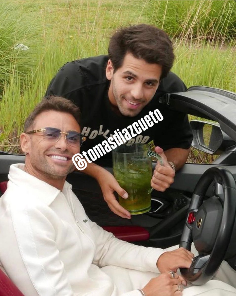 Parece que el novio de Jessica Cirio, Joaquín Trombino, tiene una sociedad con Quinto Ferro y les gusta comprar Lamborghinis en Uruguay. 

La compraron hace poco, el dato curioso, se llama: “la bebecita” 🚨

Quinto Ferro, exitoso empresario a muy corta edad con empresas que