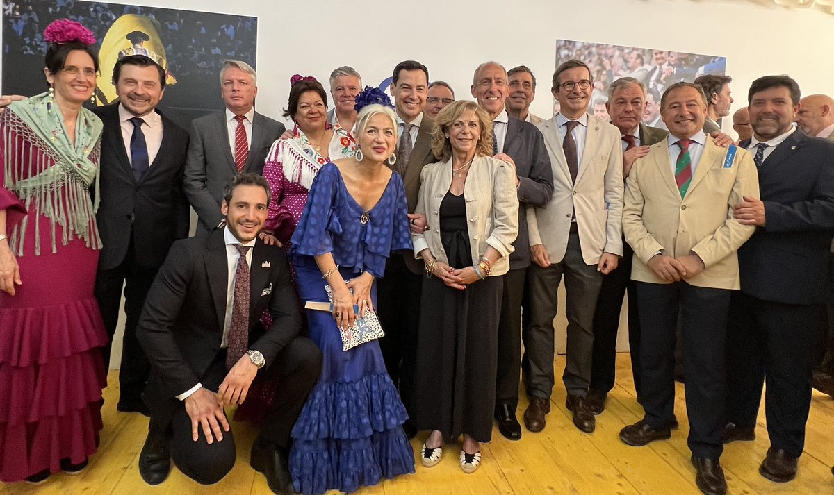 Compartimos un rato muy especial en nuestra tradicional Copa de la Prensa, un espacio para encontrarnos, conversar y reconocer el trabajo imprescindible de los profesionales de la información.

Gracias a todos los periodistas por vuestra labor diaria.