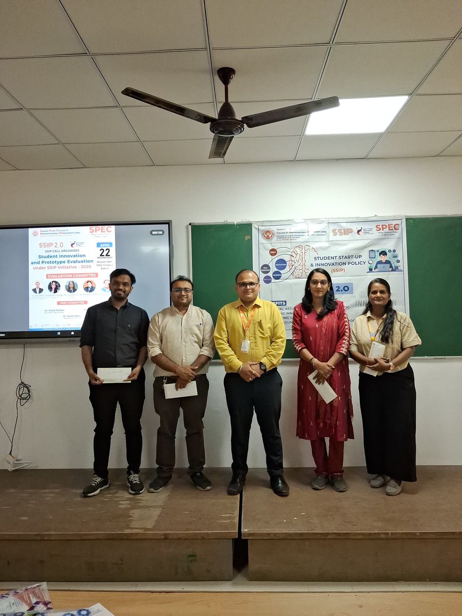 IP Officer,Anand tweet media