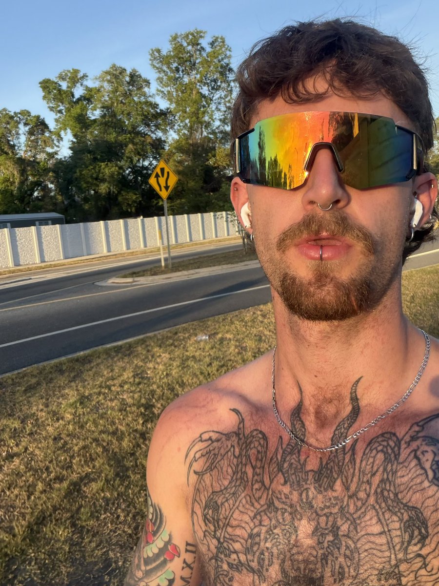 caleb 🕺 tweet media