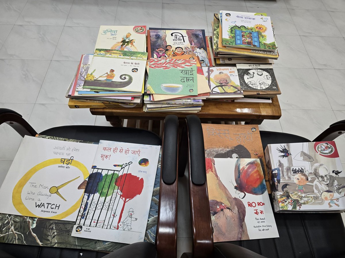 Satwik_who's tweet photo. Added another free library at Eco Cottage Massanjor, Dumka Forest Division for visitors. Thank you everyone for your support.@walkngbookfairs https://t.co/mToJJ7sd4v
