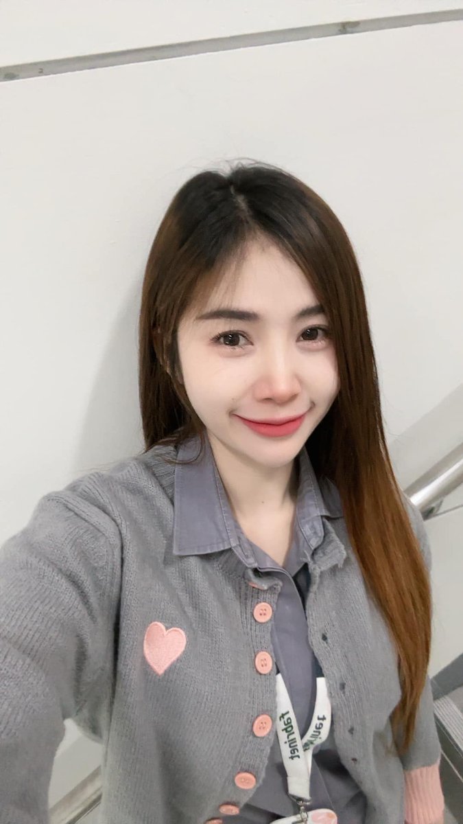 ส้มจี๊ด.... tweet media