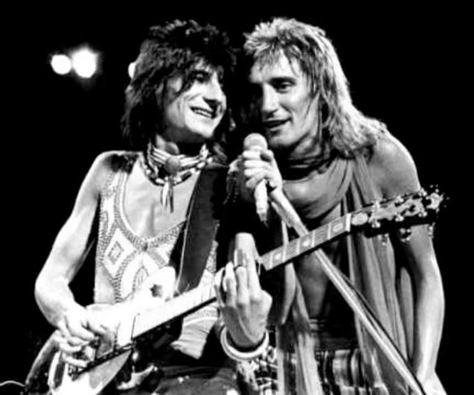 radiorockuk's tweet photo. Coming Up on Radio Rock UK:
Faces - Stay With Me https://t.co/Po8mMyKyEh
#ProgressiveRock #BritishProg #RockProgressif #RockProgressive #Faces #TheFaces #RodStewart #RonnieWood #MusicPlaying #ClassicRock #Rock #Radio #WebRadio #ListenLive https://t.co/tSL9lGVA1W
