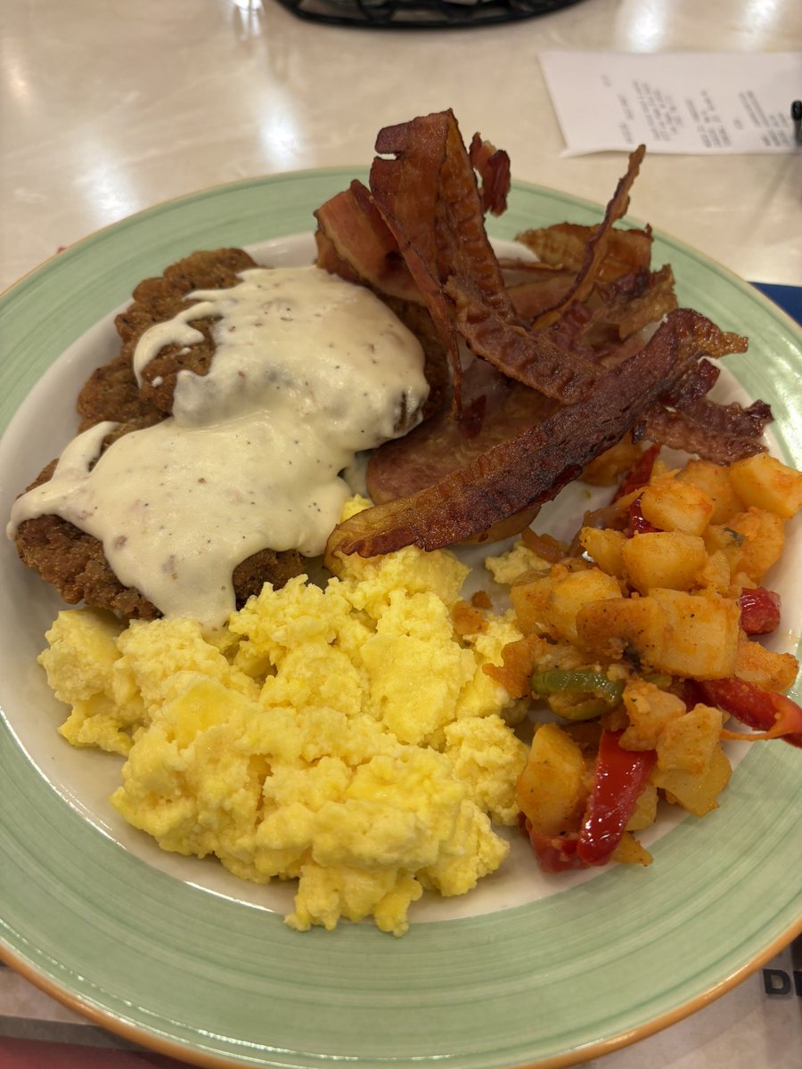 DanielOcean316's tweet image. Kickin off the day at Garden Buffet Southpoint 

#vegas 🎰