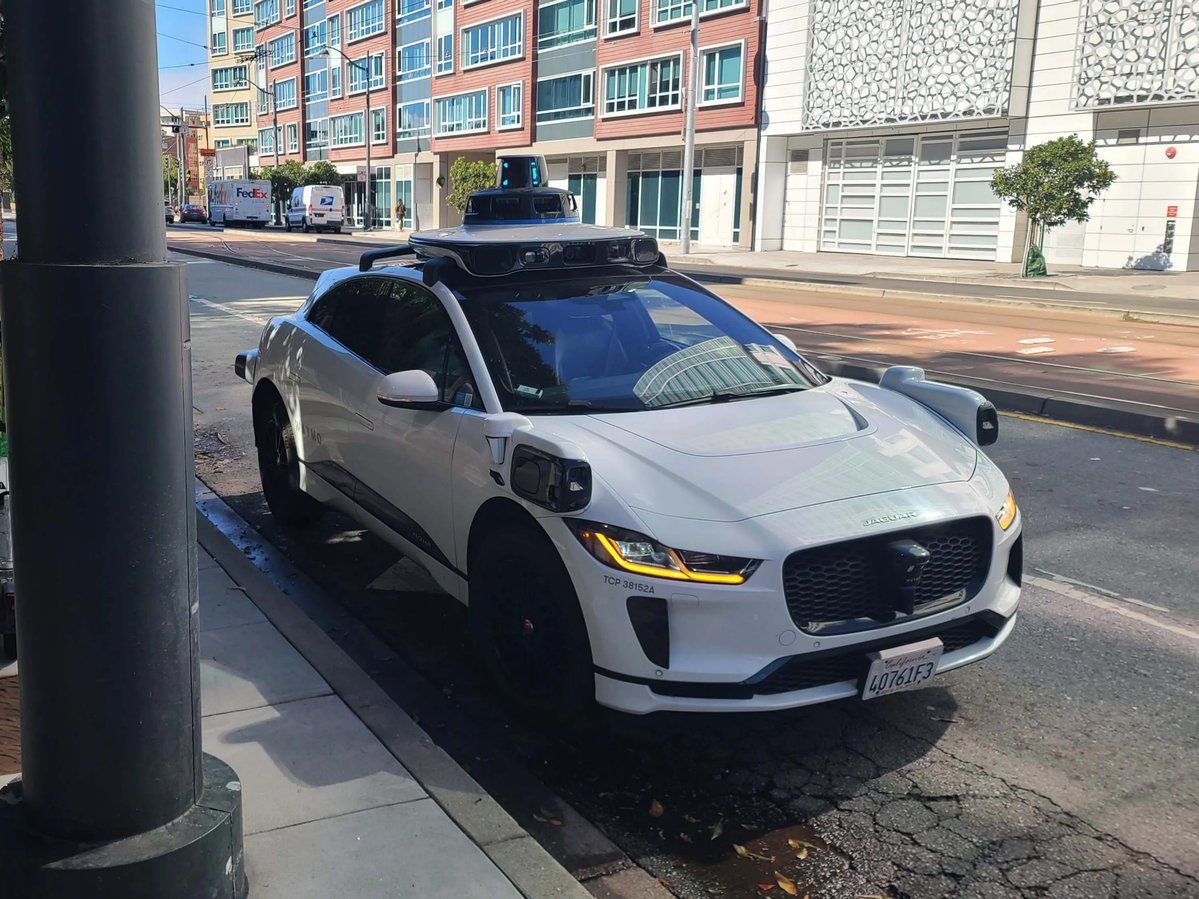 guidaautonoma's tweet image. .@Waymo self-driving taxis are coming to Detroit. Will the public accept them?

eu.detroitnews.com/story/opinion/…
#SelfDrivingCars #AI #IoT #5G #AutonomousVehicles #autonomous #Robot #startup #SmartCity #robotaxi #travel #tech #technology #mobility #delivery #Transport
#Auto #TechTrends