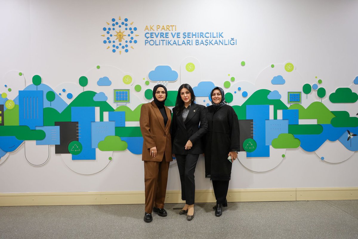 AyanNilhan's tweet photo. 📍 AK Parti Genel Merkezi

İş insanı Çiğdem Çavdar Çelebioğlu ve önceki dönem Kadın Kolları İl Yönetimi’nde görev alan Refia Karabulut ile Genel Merkezimizde bir araya geldik.

Çevre ve şehircilik başlığında sahadan gelen görüş ve önerileri değerlendirdik.

@cigdemcavdar_ 
@RefiaKrblt