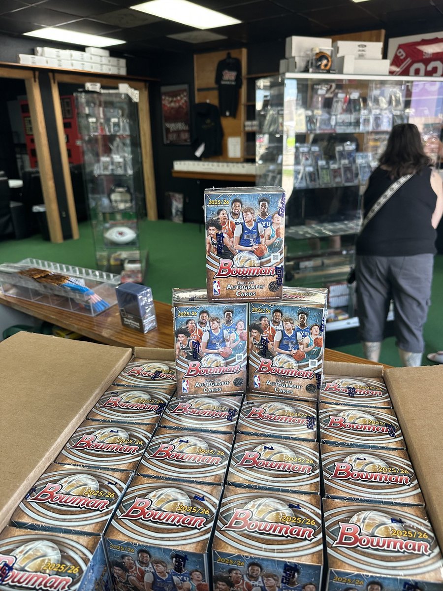 Walkon_Cards's tweet image. Get ready, 2025-26 Bowman Basketball hits the shelves today! We’ll see you when we open at 11!

#walkoncards #sportscards #shoplocal #nba