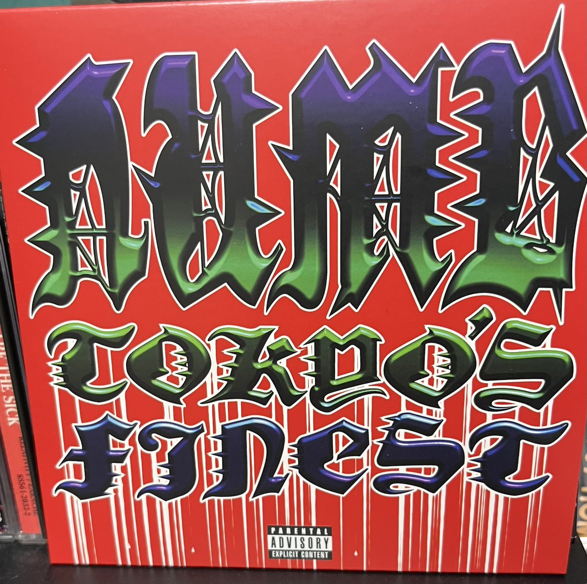 04knts26's tweet photo. NUMBの新譜が届いた。
ジャケットもインパクトある！
久々に1stも引っ張り出して聴き比べ
新譜はライブ感のある音作りで、頭の中で色々な光景が浮かんでくる。 https://t.co/4RkQnlqQXJ