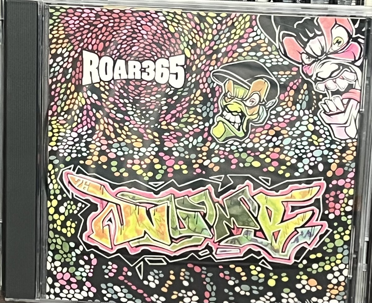 NUMBの新譜が届いた。
ジャケットもインパクトある！
久々に1stも引っ張り出して聴き比べ
新譜はライブ感のある音作りで、頭の中で色々な光景が浮かんでくる。