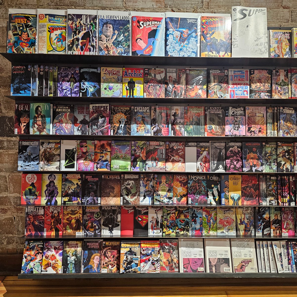 Legend Comics & Coffee tweet media