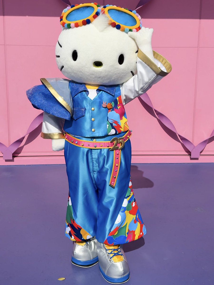 kitty_365days_'s tweet photo. サングラスポーズ💙
#USJ #USJファン
#ディアダニエル #DearDaniel
#DiscoverU #レッツスマイルトゥギャザー https://t.co/x9O7Ur0XLq