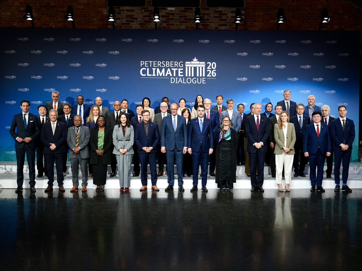 murat_kurum's tweet photo. Almanya Şansölyesi Sayın Friedrich Merz'in katılımıyla Petersberg İklim Diyaloğu Toplantısı Yüksek Düzeyli Bölümü'nü gerçekleştirdik.

İklim krizine karşı uluslararası iş birliğini güçlendiren Petersberg İklim Diyaloğu kapsamında yaptığımız toplantıların, küresel iklim hedeflerine ulaşma yolunda somut katkılar sağlayacağına inanıyoruz. 

Ortak hedeflerimiz, daha sürdürülebilir bir gelecek için güçlü bir zemin oluşturacak.

📍Berlin