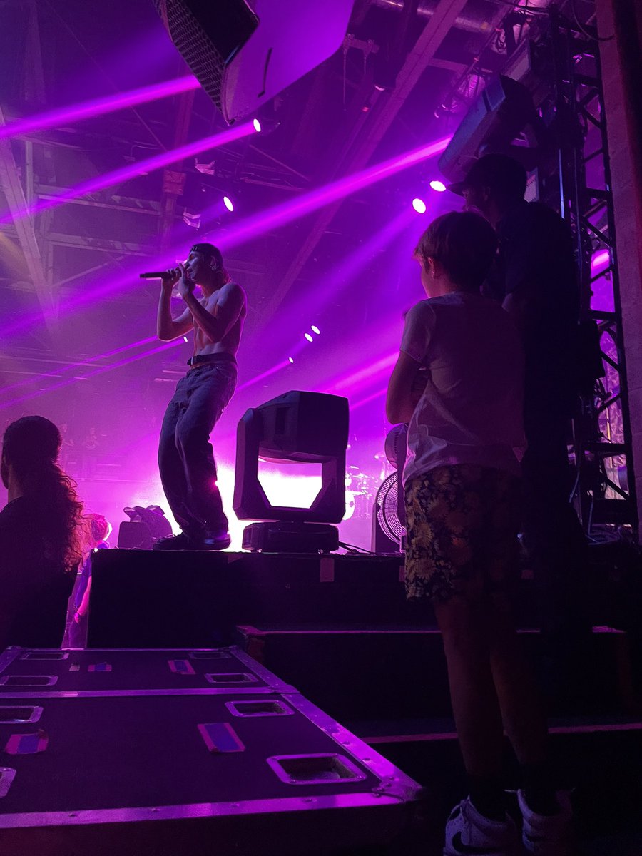 dravenwyd's tweet photo. hey my goat! @thekidlaroi ✌️

in hopes that you remember, me &amp; you performed “PIKACHU” together on stage in Philly for EOTW tour in 2022!

this was such a cool experience, I was 12 years old at the time. seeing you in DC &amp; trying to get tickets for Philly. wanna run it back?🫣 https://t.co/BuY9dp9ChP