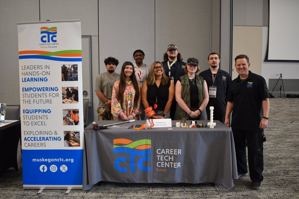 muskegonctc's tweet image. Big ideas. Real connections. 🚀
CTC students joined Muskegon’s first-ever Innovators Summit on #WorldInnovationDay— sharing their work and connecting with the people shaping what’s next. 💡#FutureFocused @GVSU