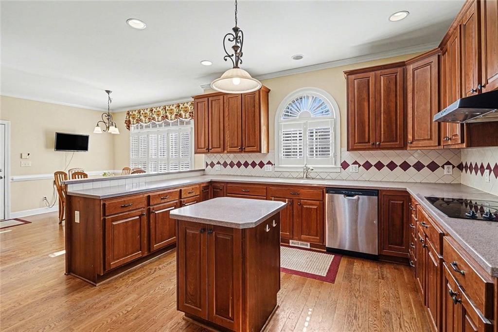JHugginsRealtor's tweet photo. 🏡 PRICE REDUCTION | 📍 3201 Shaw Road, Marietta, GA 30066
💲 740,000 |  🛏  4 bed  🛁  4 bath

https://t.co/YLdW0b8iFe https://t.co/Xf4gXPQIjL