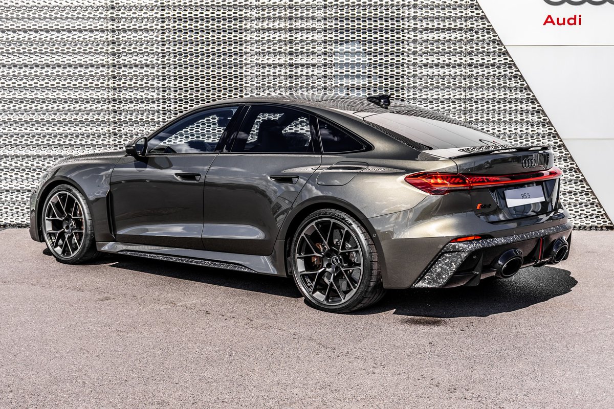 COMPETITION tweet media