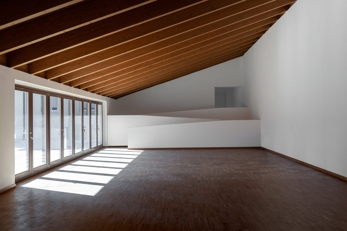 MuratureOggi's tweet image. Menzione - #PREMIOPOROTON® 2025
#Scuola dell’infanzia #NZEB - Studio Bombasaro
Edificio ad L: ala sud con le aule e ala est con sala polivalente, fruibile dalla cittadinanza.
#sostenibilità con criteri Passivhaus
#Muratura armata: blocchi con isolante integrato NORMABLOK® PIÙ MA