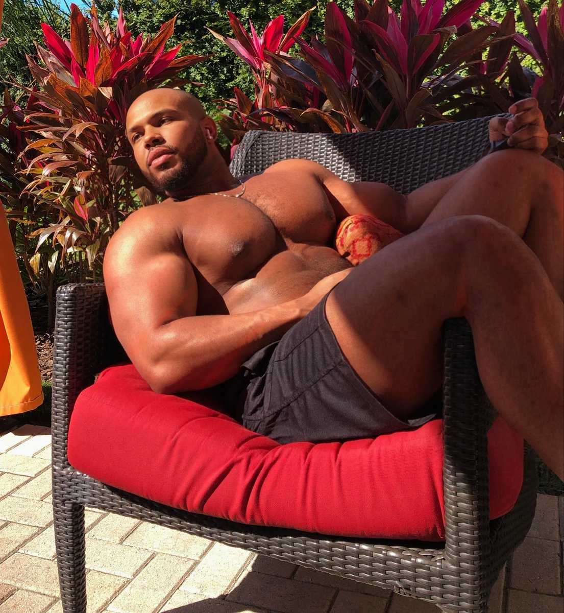 Thickboyproblems tweet media