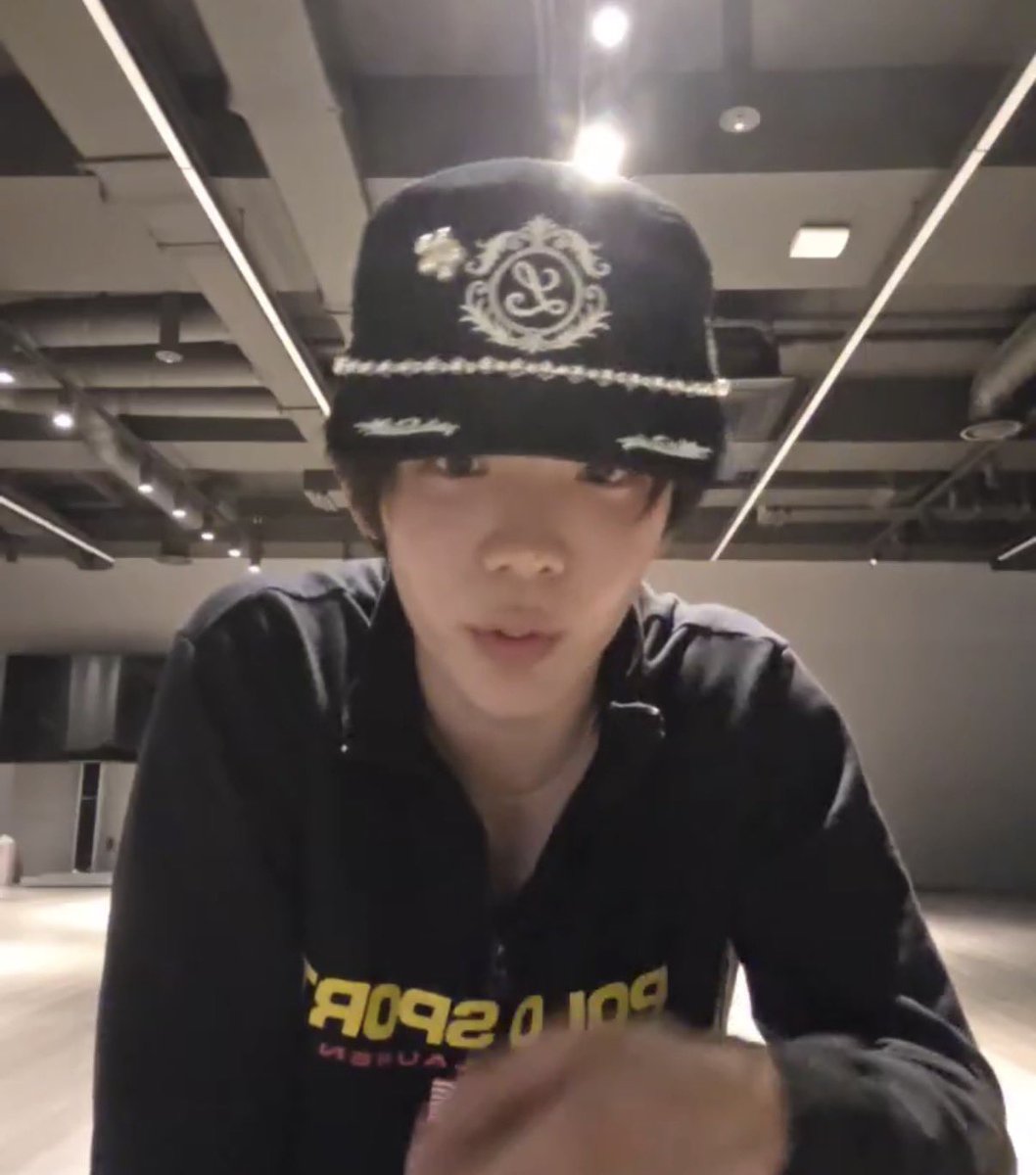 보홍 tweet media