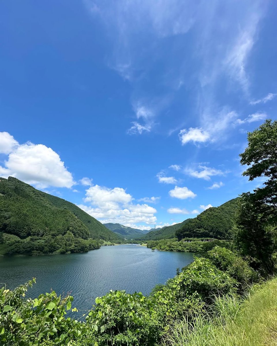 Resolving laptop malfunctions through software updates and eliminating technical glitches