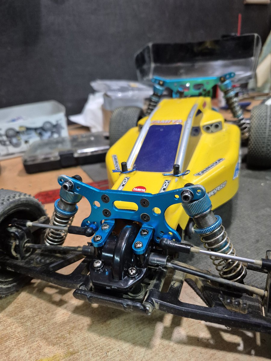 o3RYNknv6j42337's tweet photo. #和泉オフロードサーキット
#DF03
次のレースには出番ないのに
DF03パワーアップー
ダンパーステー変えただけで
サスストロークも、変わるの驚きっ
いい車なんやけど
ギア系弱いのが欠点やなーっ https://t.co/oPXQRnS3EC