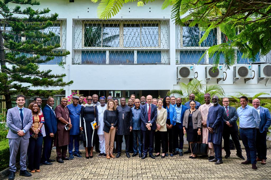akande_debo's tweet photo. Last week, we met with the Dutch authorities to negotiate funding for diverse sector investments in Oyo State. Announcement soon! As Excellency has always said, we will work to the last second of the last minute of the last hour of this administration. 

Oyo o ni r'eyin loju mi https://t.co/qfVRjwRU4w
