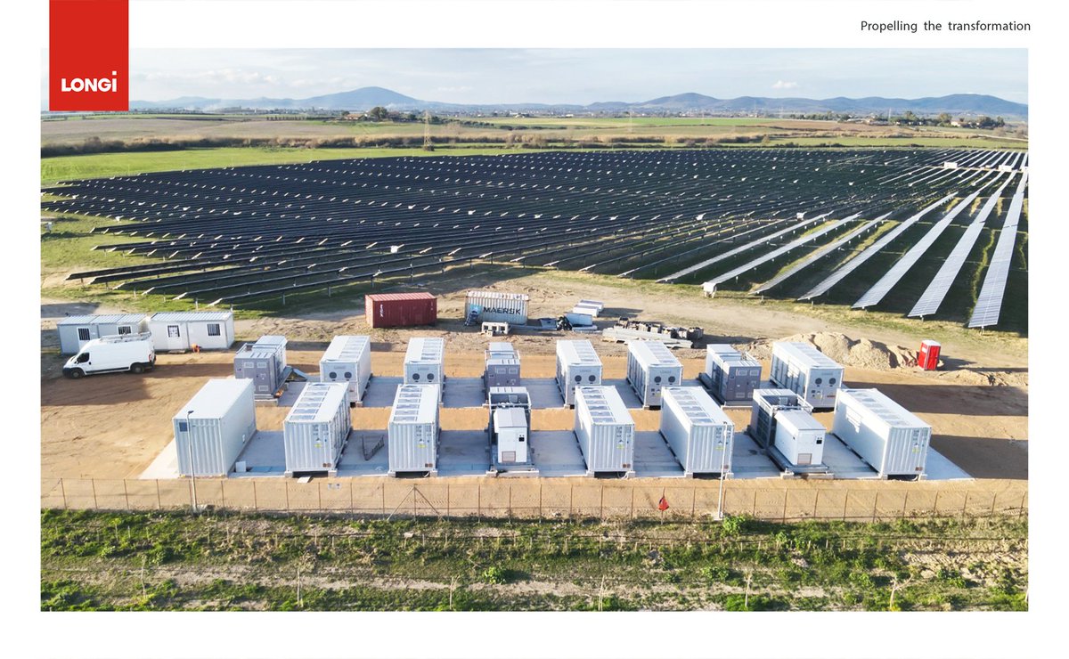 longi_solar's tweet image. Now live in Italy! 🇮🇹

LONGi’s first integrated solar + storage project in Europe: 35MWp PV + 13.75MW / 50.16MWh storage.

Built as one system, it reduces ~74,000 tons of CO₂ and powers ~123,000 homes annually.

#LONGi #LONGiONE #EnergyStorage #CleanEnergy