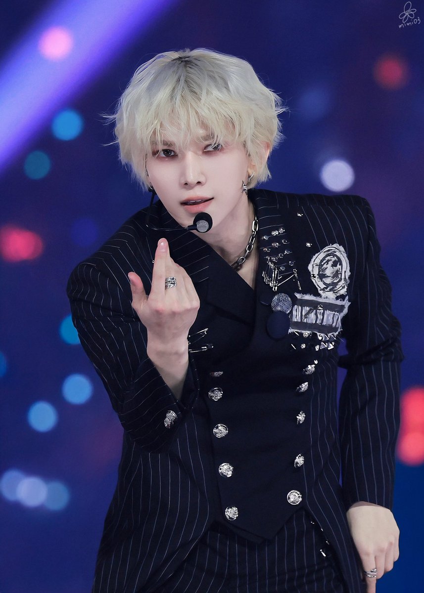 여비🪐 tweet media