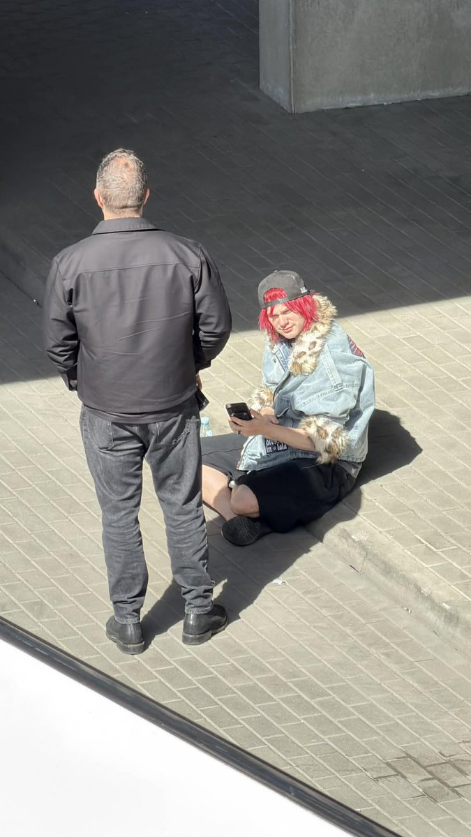 LidiaRogow94466's tweet image. Michael Clifford pije CISOWIANKE NIEGAZOWANA 
#5SOSLODZ #5soslodz #5sos #5secondofsummer